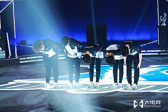 关于JackeyLove在DWG比赛中晋级下一阶段，战术调整引发热议！观众掌声雷动的信息-九游体育官网